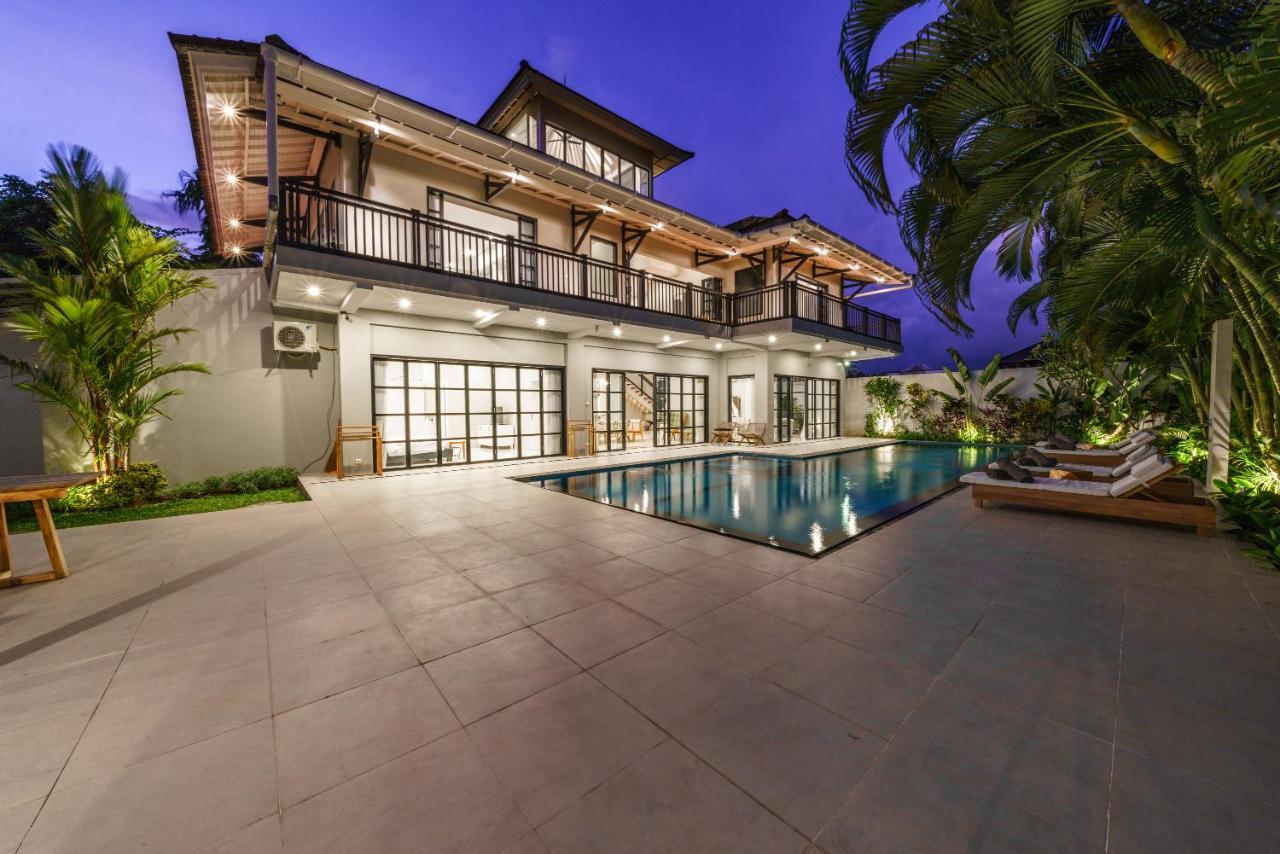 Villa Okenada - Modern 5-Bedroom Pool Villa In Berawa! Canggu Exterior foto
